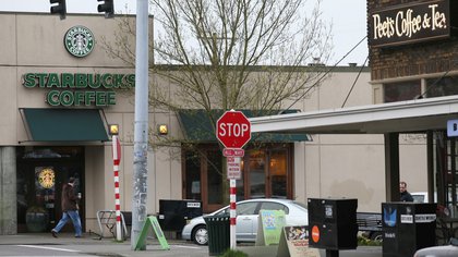 Washington recurrió a Starbucks para avanzar en la campaña de vacunación contra el Covid-19