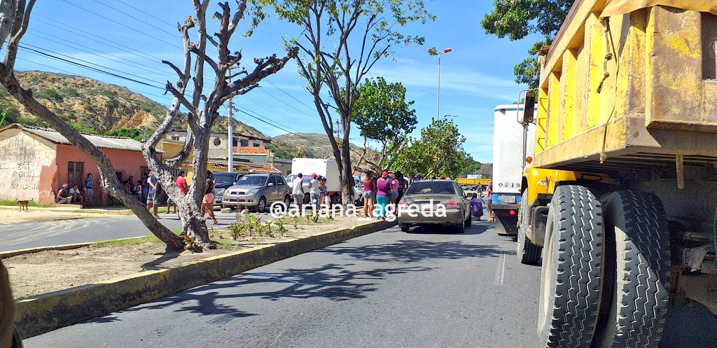 Habitantes de Cumaná protestaron para exigir despacho de gas y alimentos #12Ene (Fotos)