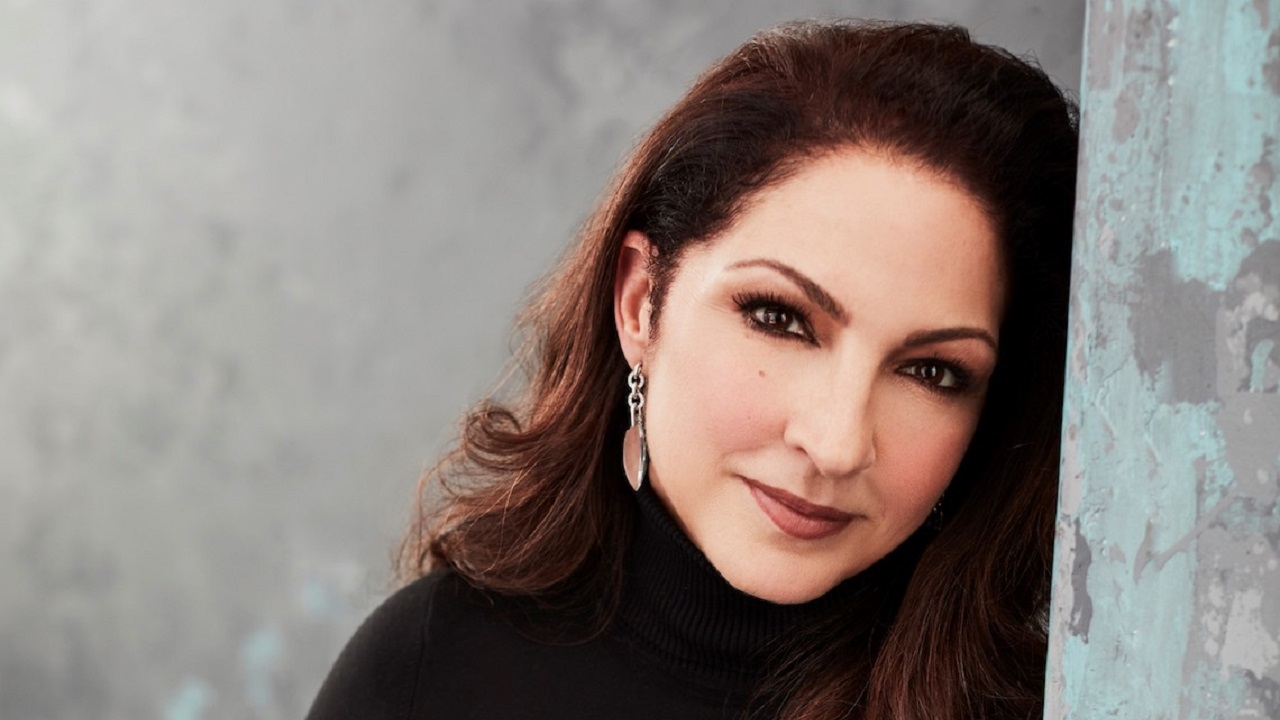 “Aún me siento horrible por eso”: Gloria Estefan reveló que de niña fue abusada sexualmente por un familiar