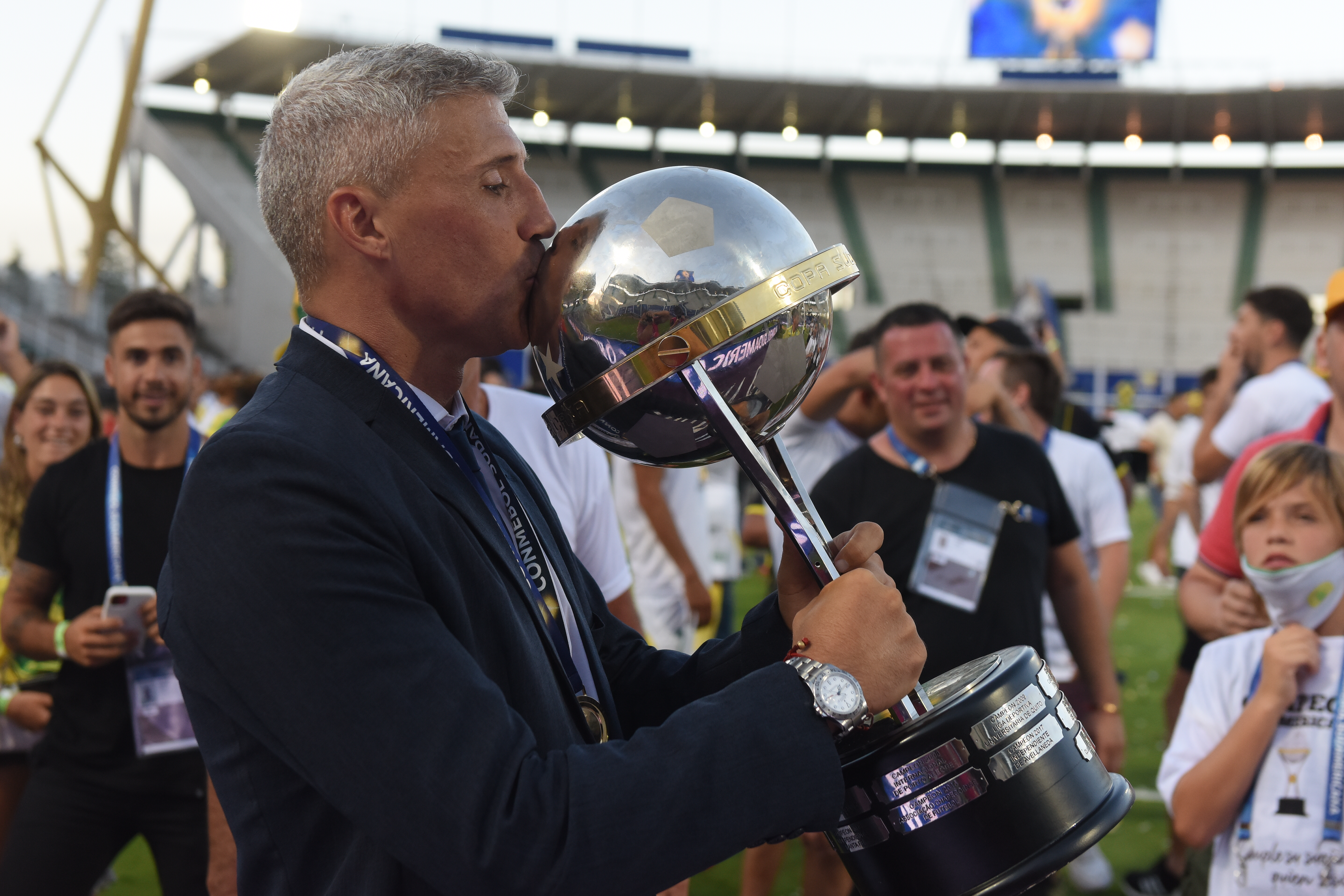 Hernán Crespo, de temible delantero a DT campeón