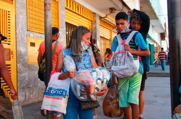 Primer día de “cuarentena radical” puso a correr a los larenses