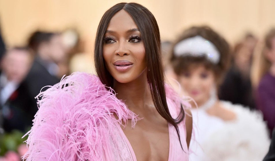 “Hay que convertirse en la mejor versión de uno mismo”: Naomi Campbell dejó atrás su peor vicio 