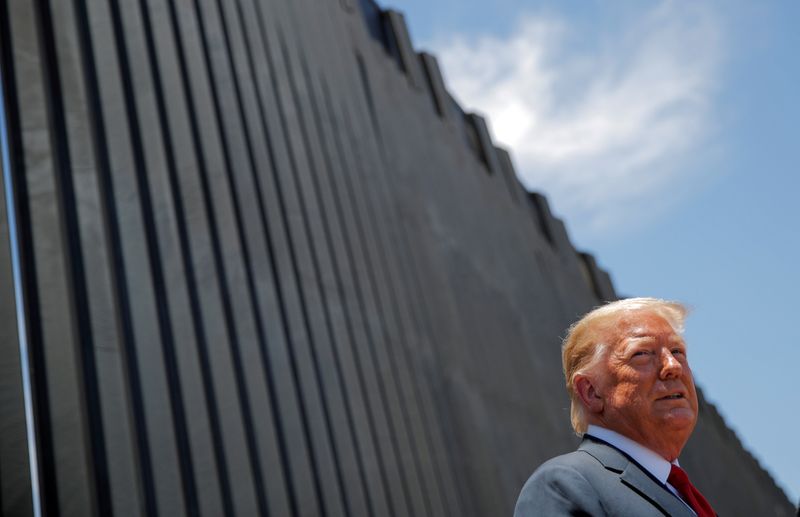 Gobernador de Texas reanudará la construcción del muro fronterizo de Trump