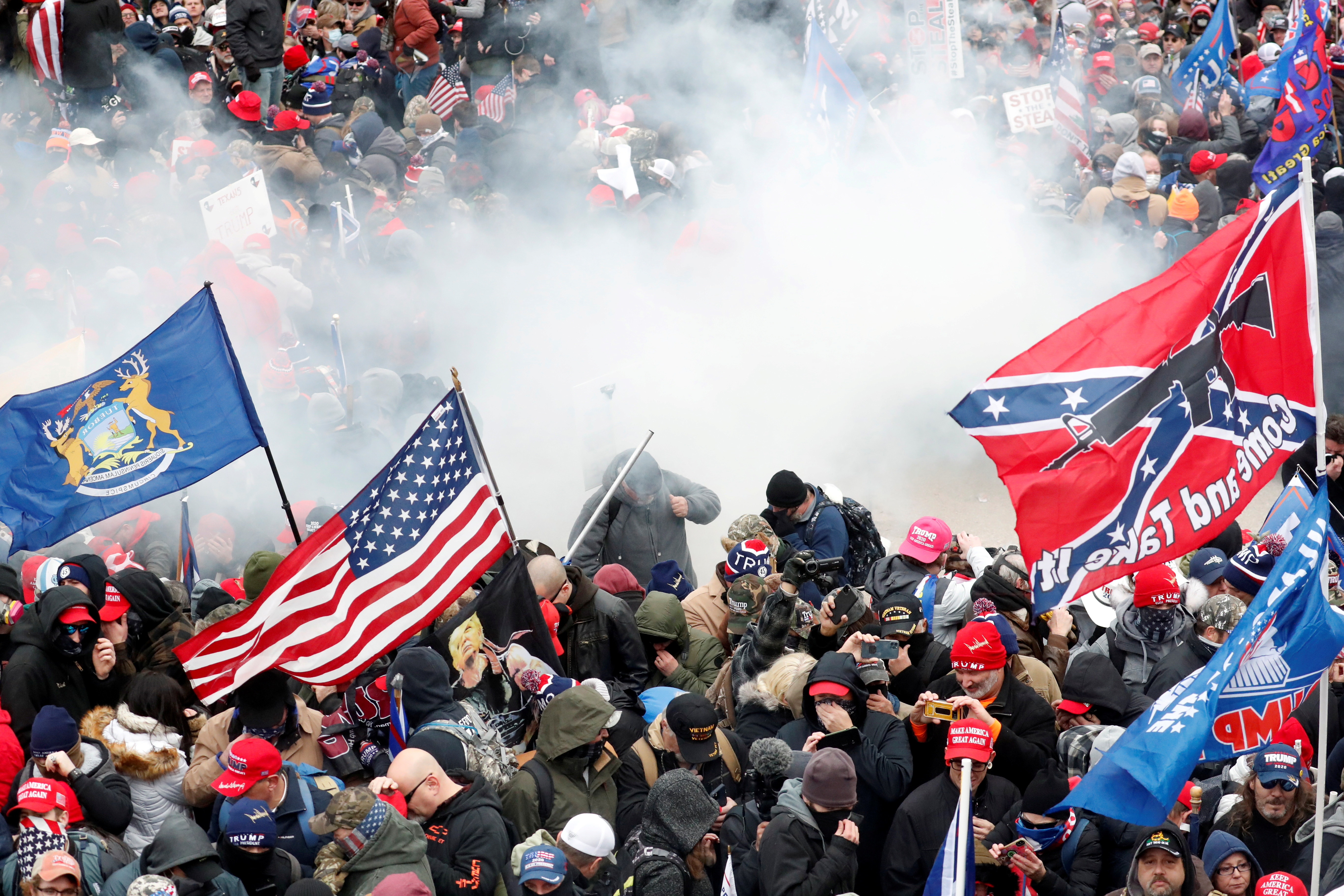 EEUU acusa a un miembro de los ultraderechistas Proud Boys de participar en el asalto al Capitolio