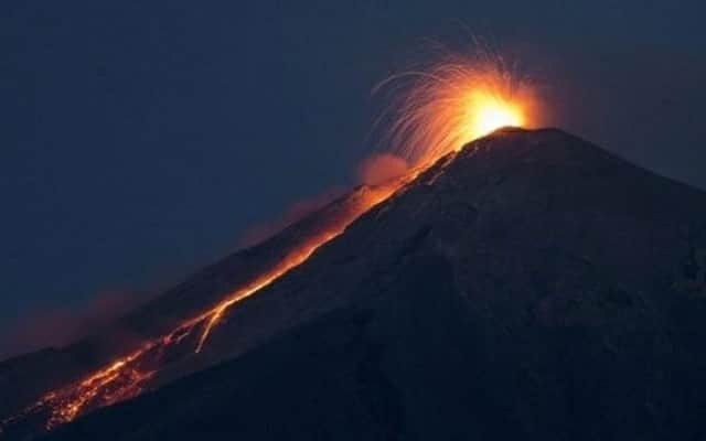 Volcán de Pacaya continúa con fuerte actividad en Guatemala