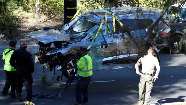 Misterio sobre la “caja negra” del automóvil que conducía Tiger Woods: Por qué será clave en la investigación del accidente