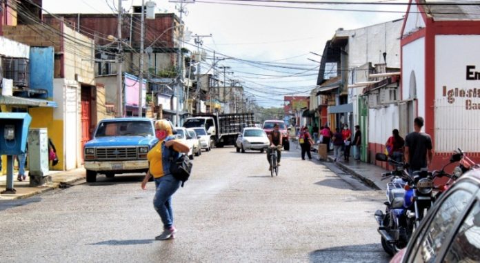 Habitantes en Tucupita tiene que hacer “magia” para poder conseguir efectivo