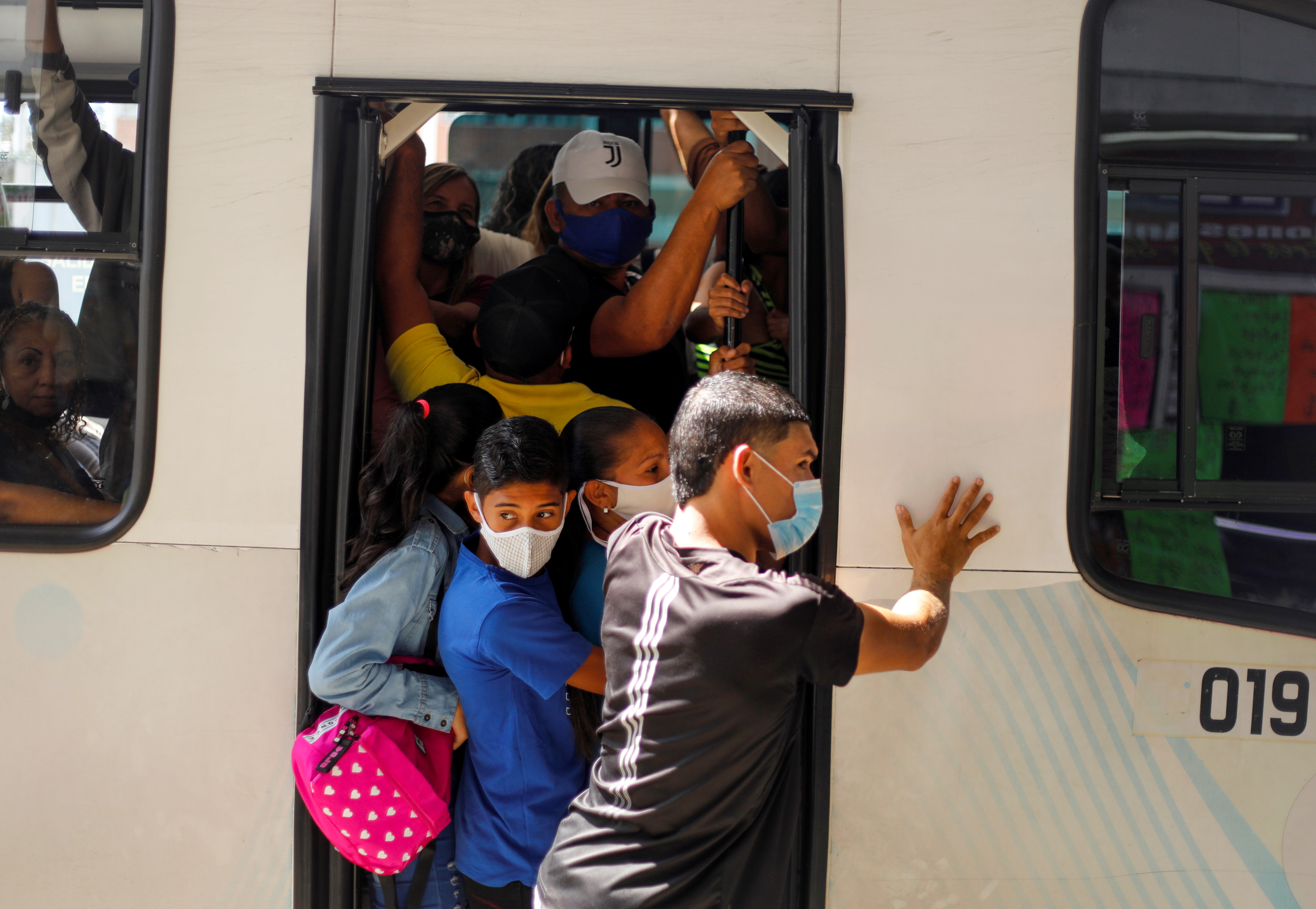 Transportistas no tienen fijada nueva tarifa del servicio tras reconversión monetaria