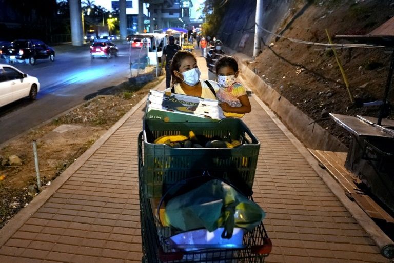 Cierre de escuelas se prolonga y desafía paciencia de padres e hijos en Panamá