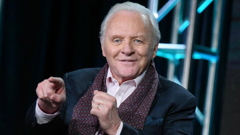 El DIVERTIDO baile de Anthony Hopkins al ritmo de Elvis Crespo (VIDEO)