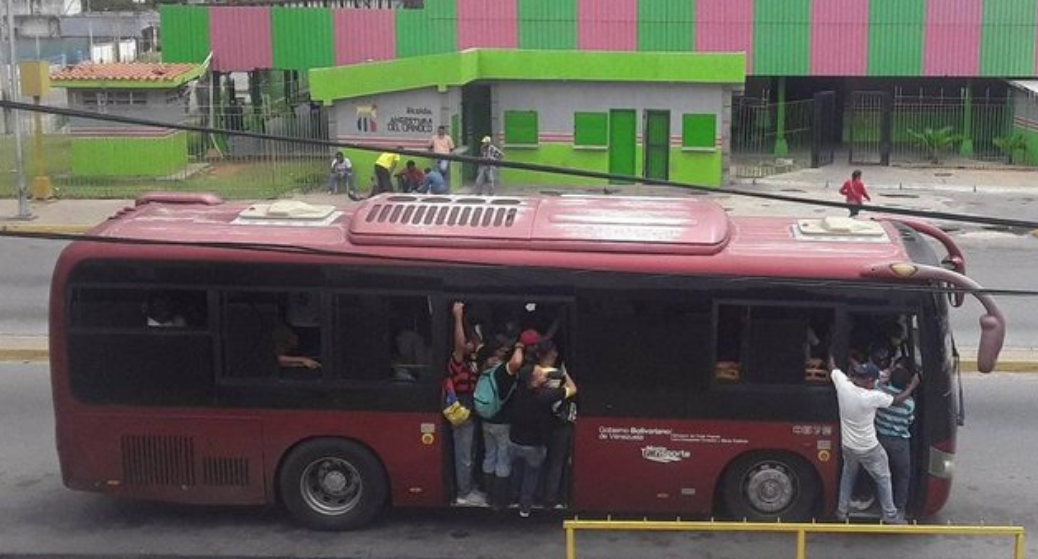 En Bolívar, el cerco epidemiológico está a nivel “sardinas en lata” (FOTO)