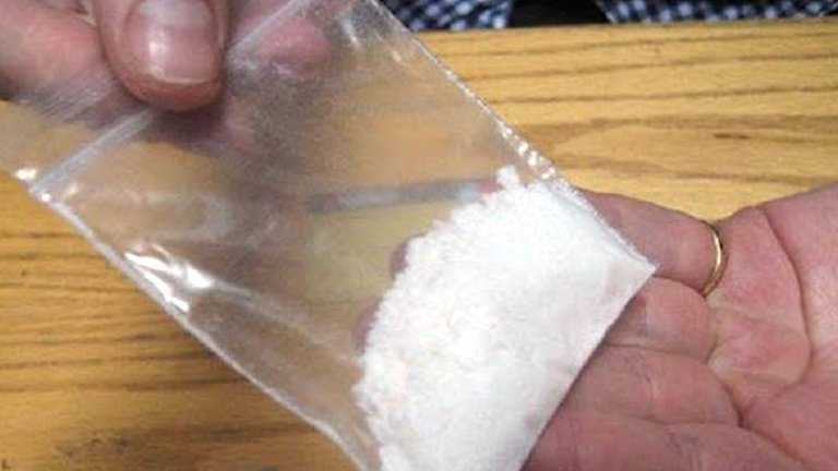 Investigan caso de niña que habría muerto por consumir cocaína en vez de bicarbonato en Colombia