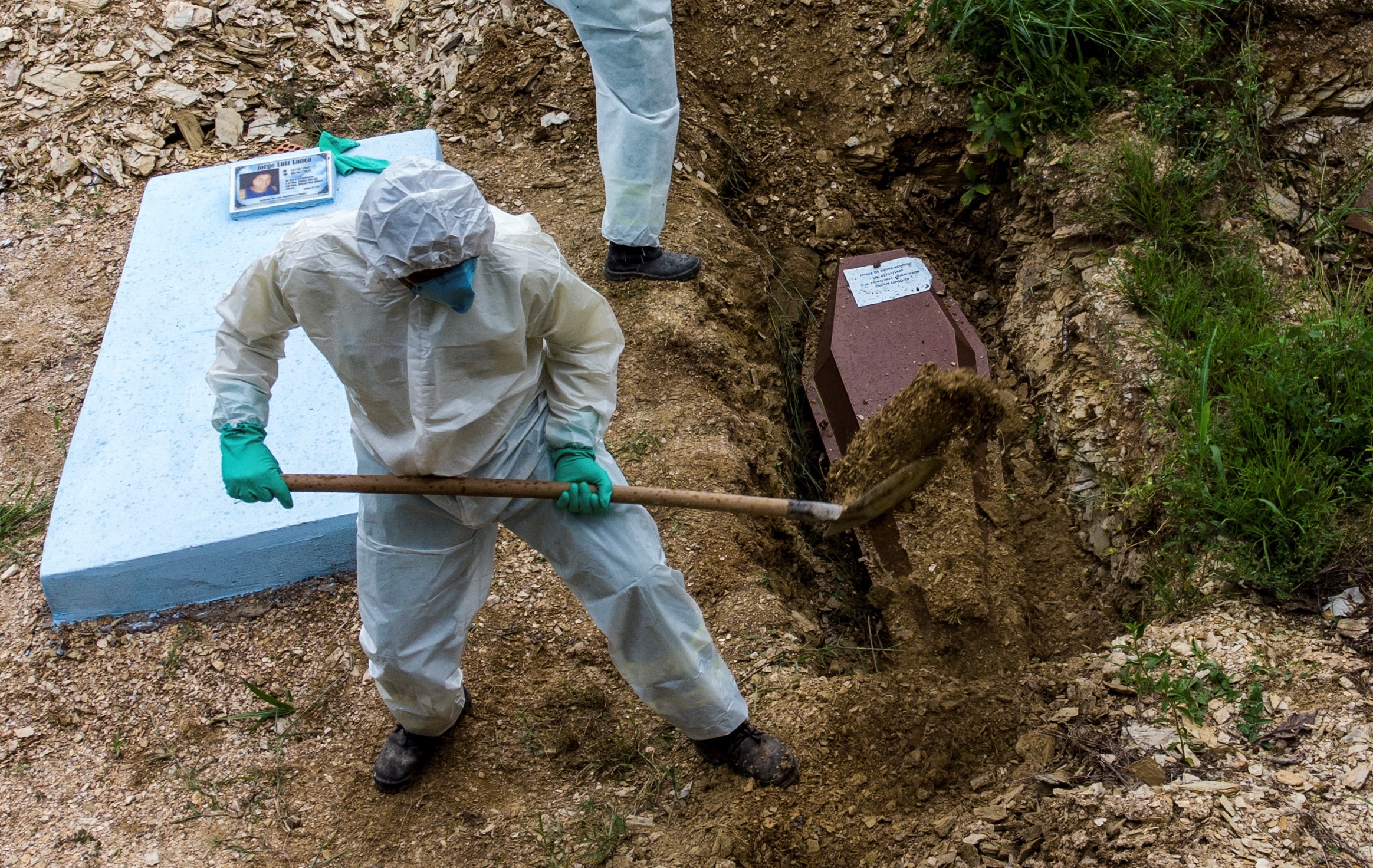 Brasil supera las 450.000 muertes por coronavirus