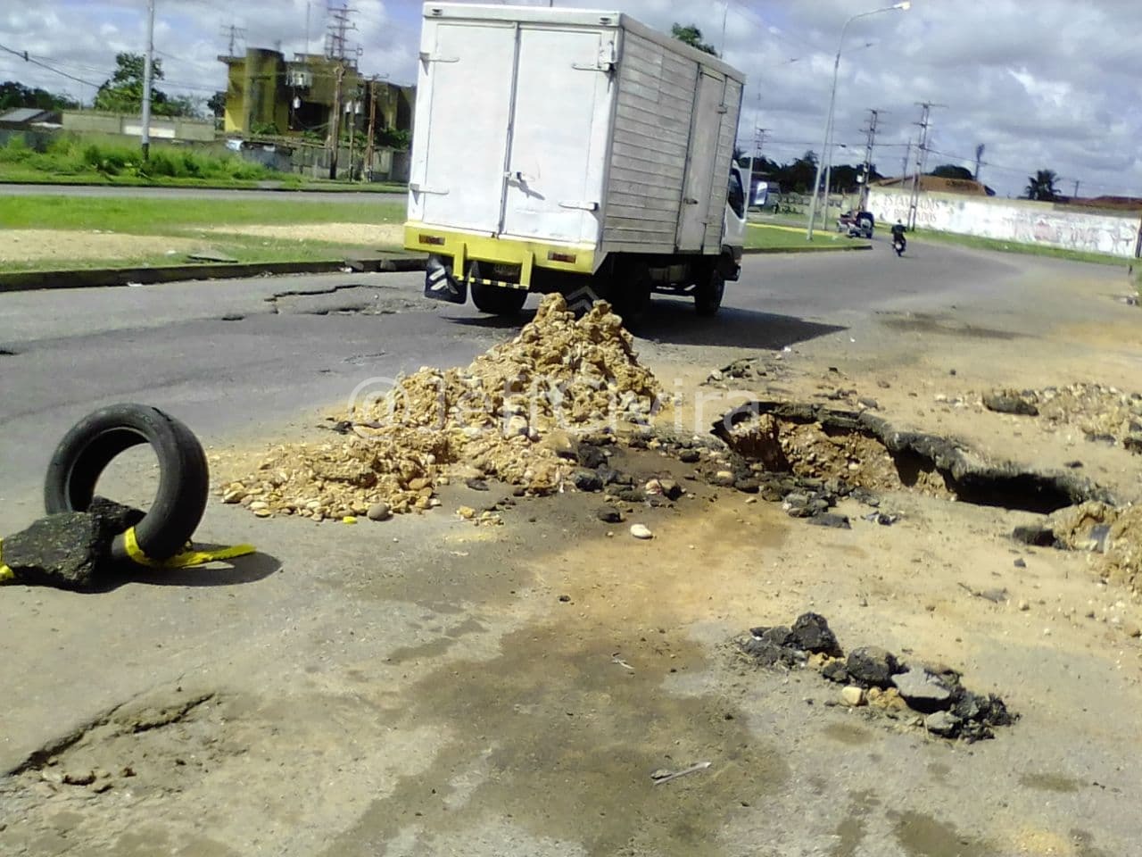 Conductores denuncian el MEGAHUECO en la Av. Libertador de Maturín