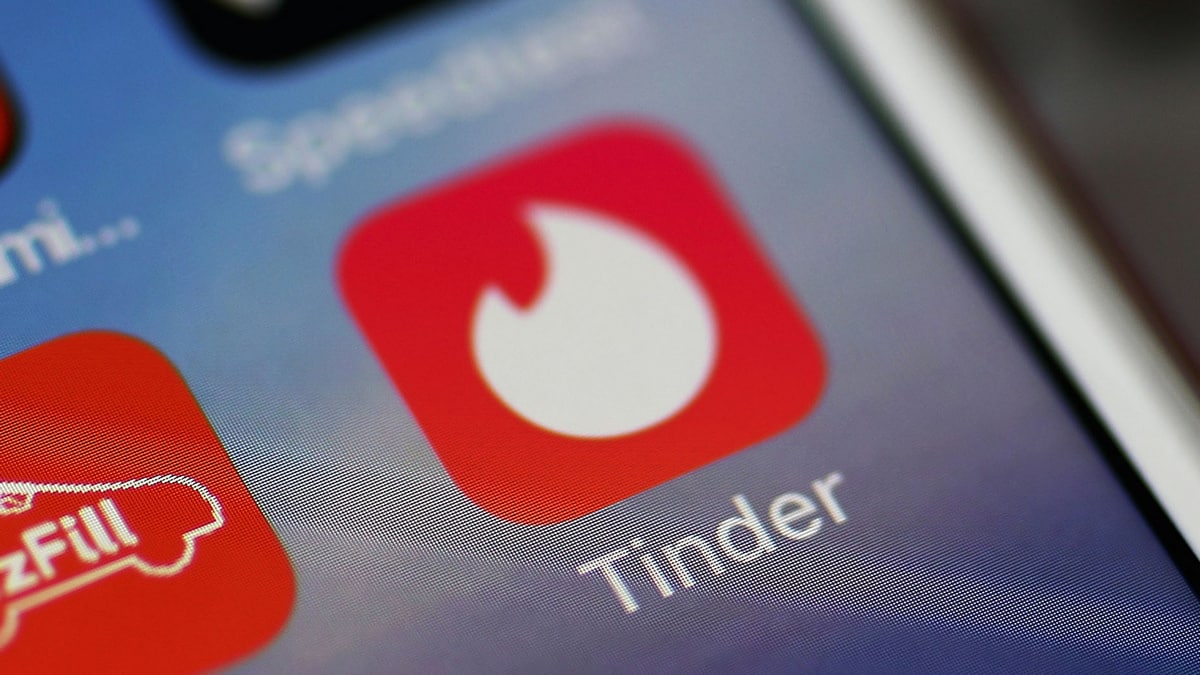 Tinder tendrá una función para relaciones poliamorosas y más