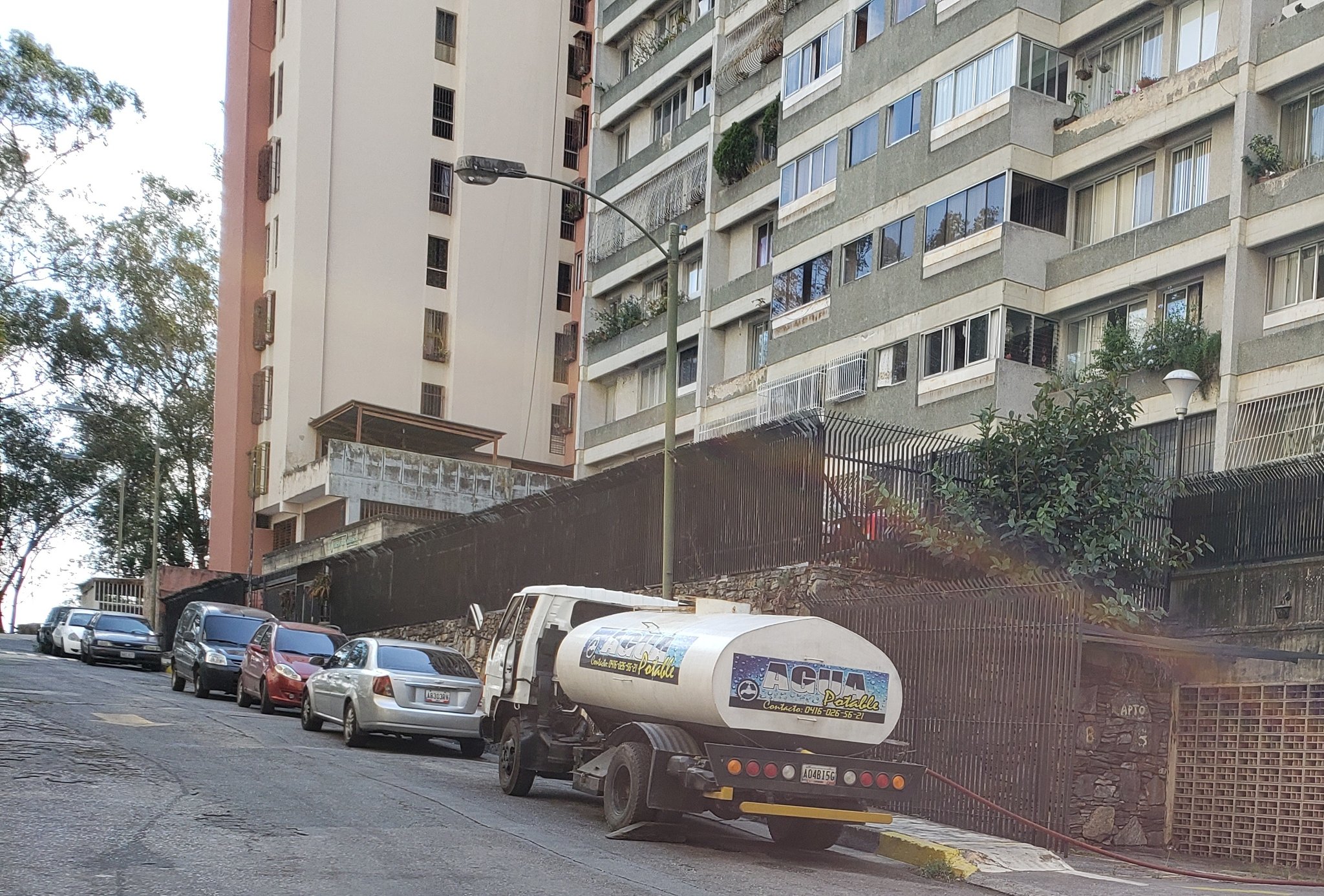 Vecinos de Los Nuevos Teques reclaman que tienen más de seis semanas sin agua (Foto)