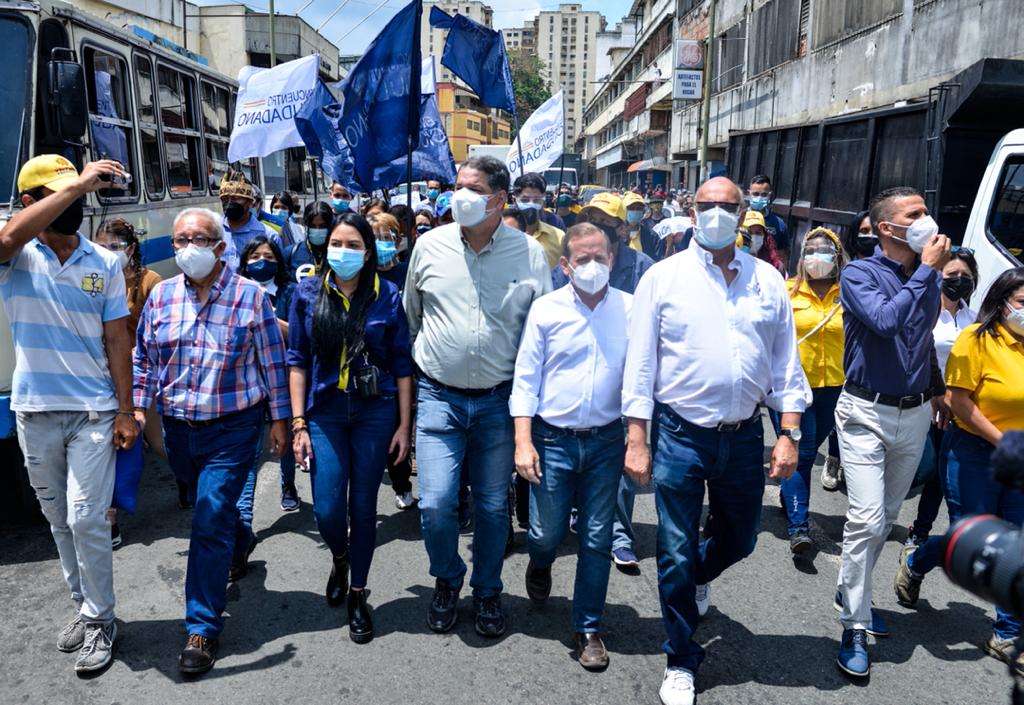 EN FOTOS: Así fue el recorrido de los diputados de la legítima AN por Los Teques