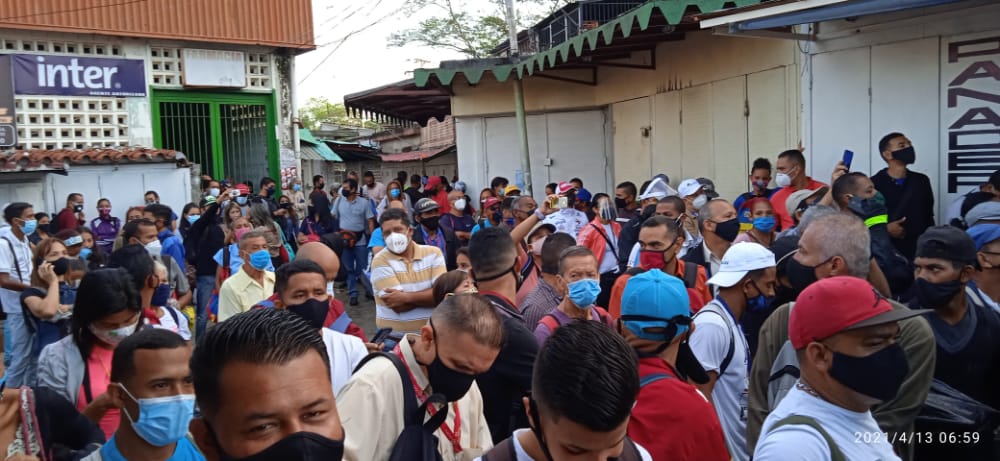 Como sardinas en lata: Así estuvo la estación Cúa del ferrocarril de Los Valles del Tuy este #13Abr (Fotos)