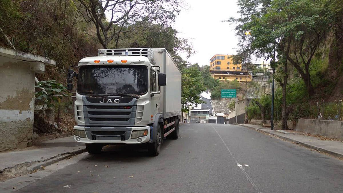 Cazadores de “Fake News”: La verdad sobre las imágenes de cadáveres frente a la morgue de Bello Monte