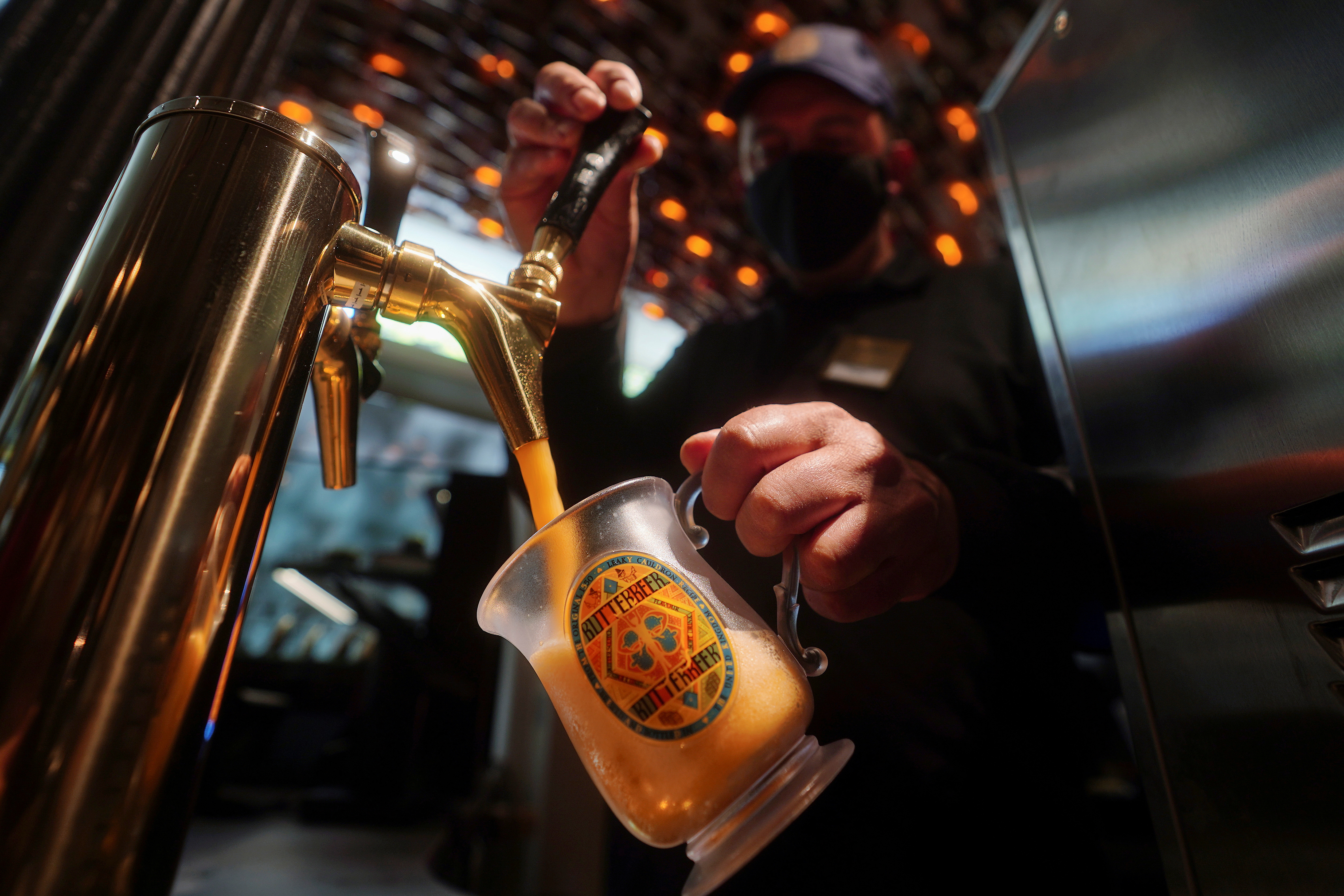 “Azucarada, cremosa, deliciosa”: La cerveza de mantequilla de Harry Potter en Nueva York (Fotos)