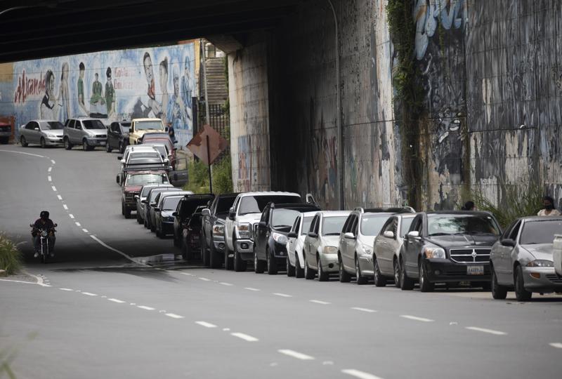 Inestabilidad en la producción de gasolina, la calamidad de los venezolanos