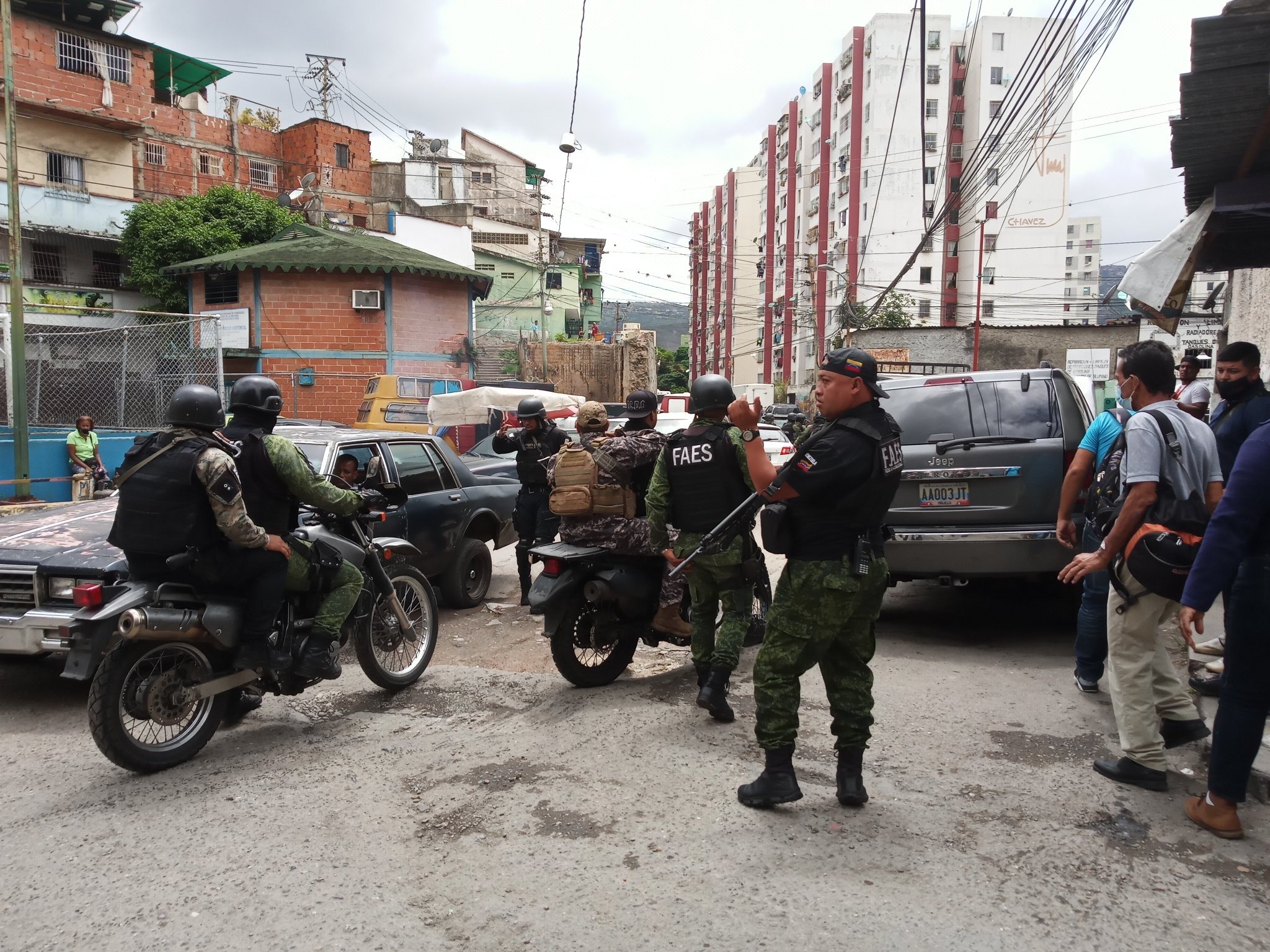 Dos personas asesinadas en La Vega tras ser alcanzadas por balas perdidas durante enfrentamientos #14Jun (Foto)