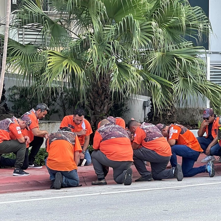 Rescatistas tienen esperanza de encontrar sobrevivientes entre los escombros del edificio colapsado en Miami