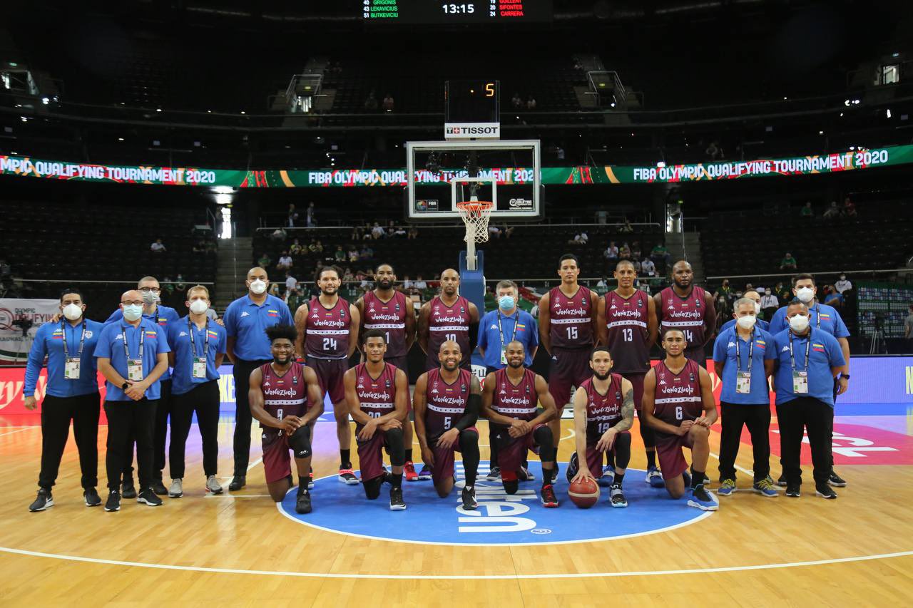 Al termino del primer Tiempo, la Vinotinto del baloncesto le compite a la poderosa Lituania