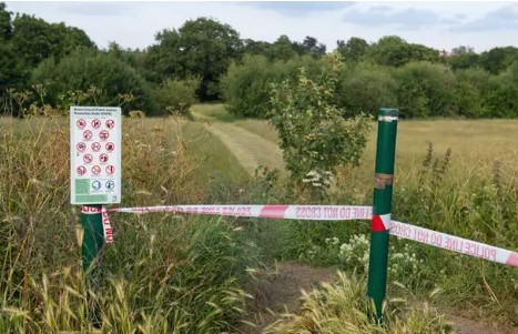 Horror en Londres: Mató a dos hermanas por un “pacto con el diablo” que le haría ganar la lotería