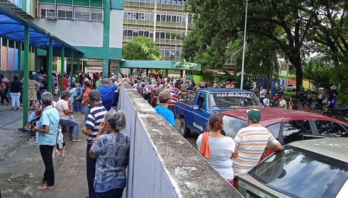 Denunciaron que en Portuguesa priorizan vacunas para quienes tienen el carnet de la patria