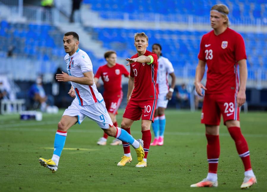 Haaland rescata a Noruega en la prolongación, en su vuelta a La Rosaleda