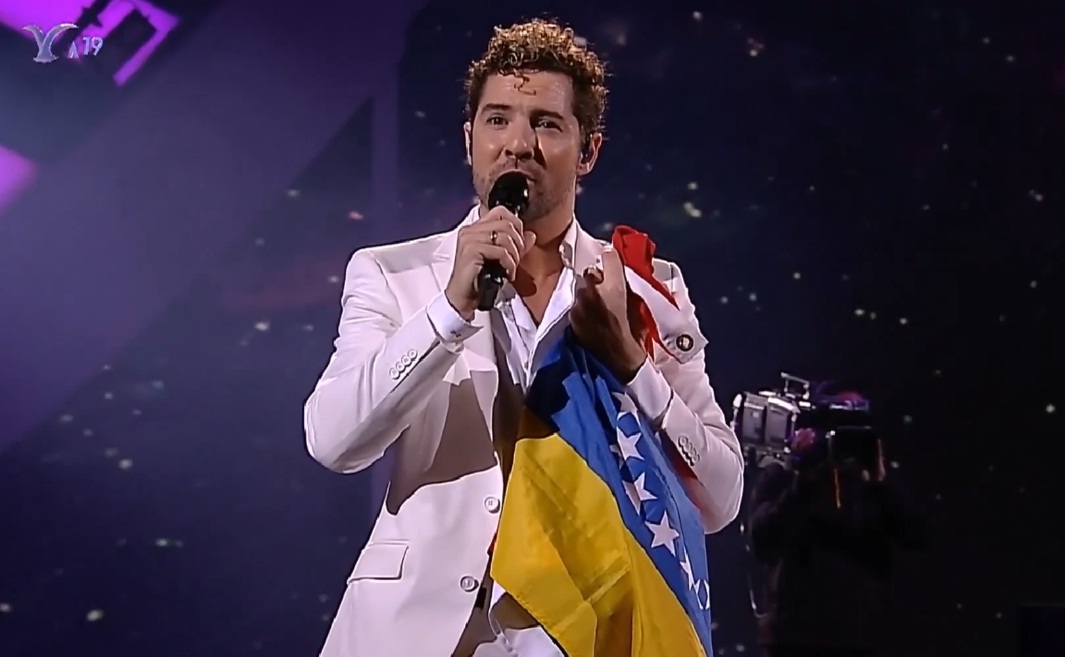 David Bisbal dice ser un “maestro haciendo arepas”