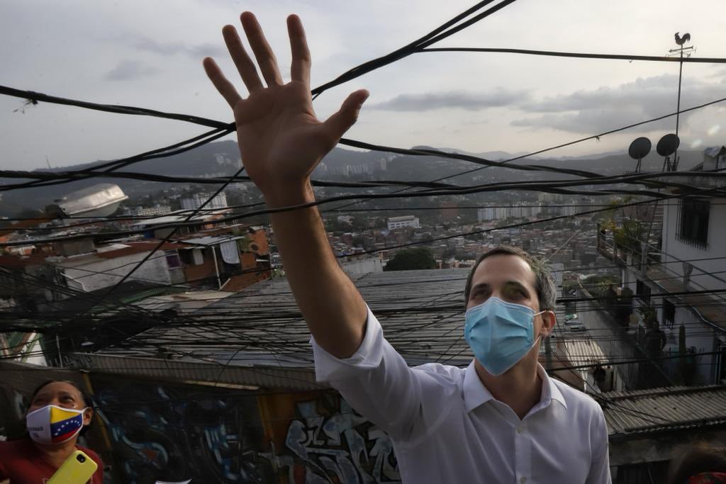 Guaidó tras recorrido en Baruta: A diferencia del dictador, estamos con nuestra gente cara a cara