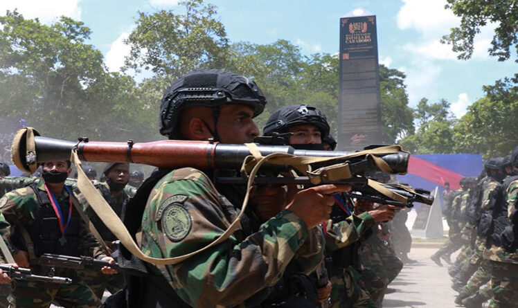 Militares cubanos y rusos formaron parte del desfile chavista en Carabobo (Fotos)