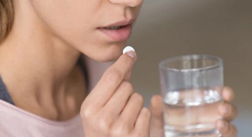 ¿Tomar paracetamol antes o después de recibir la vacuna contra el Covid-19? Esto dice la OMS