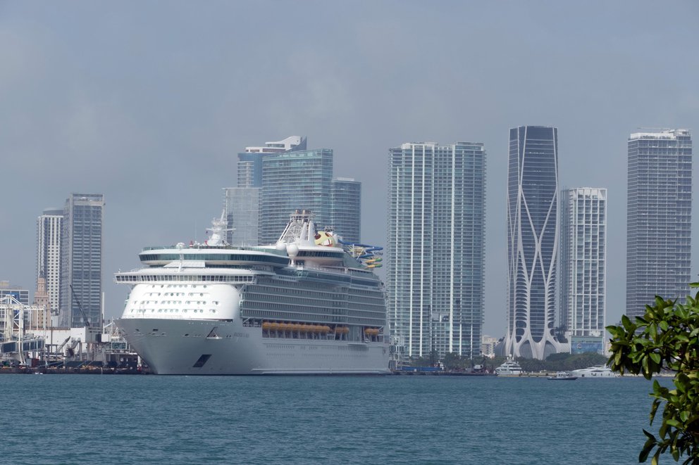 Los cruceros en EEUU podrán exigir prueba de vacunación a sus pasajeros