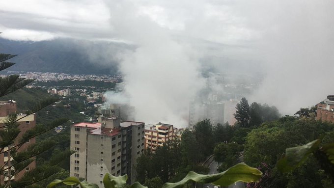 Se incendió un edificio en Los Naranjos este #19Jul (Foto y Video)