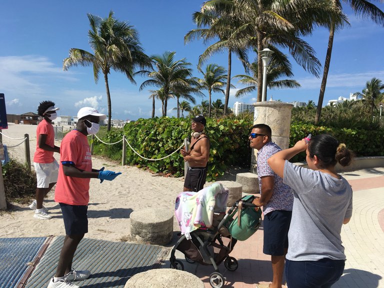 Miami exigirá uso de mascarillas en edificios públicos tras nueva ola de contagios