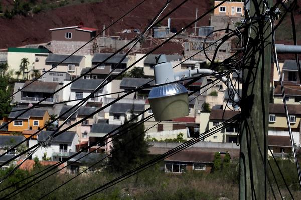 Una falla desconocida generó un apagón total en Honduras y Nicaragua