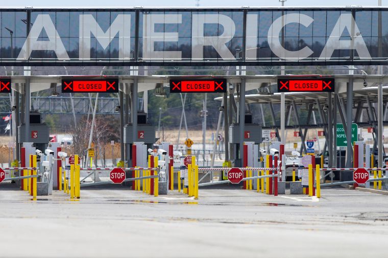 EEUU y México extienden a un mes el cierre parcial de frontera