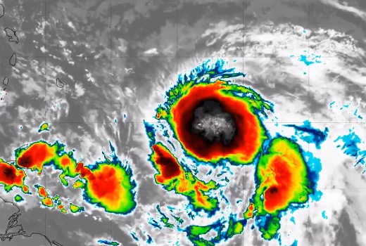 La tormenta tropical Elsa se convierte en huracán