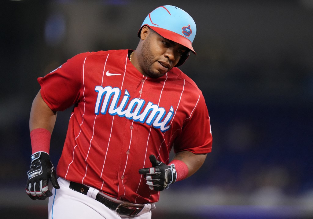 Venezolano Jesús Aguilar pegó jonrón en triunfo de Marlins sobre Cachorros (Video)