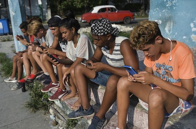 Bulos, medios digitales, activismo y #11Jul: así cambió Cuba en cinco años de datos móviles