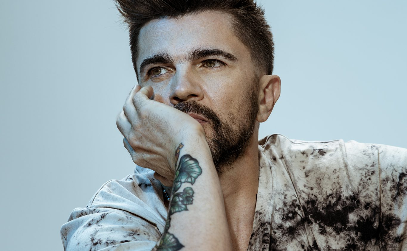 Juanes, el niño gigante de Medellín convertido en estrella, cumple 50 años