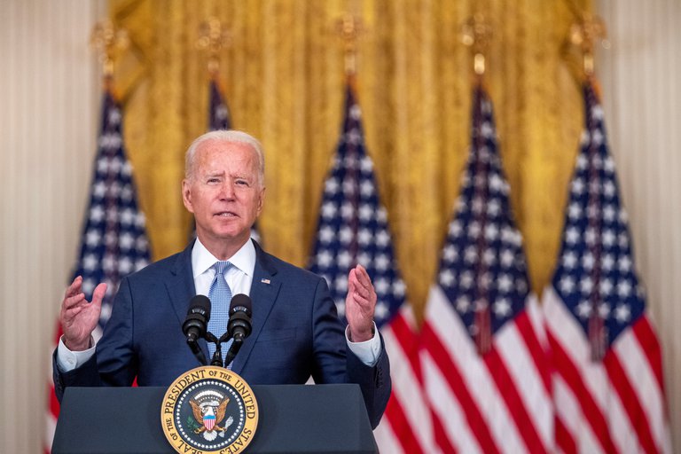 Biden aseguró que EEUU le dará la bienvenida a los afganos que lo ayudaron en la guerra