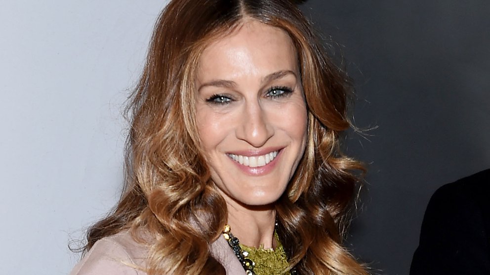 No tenía para comer y le cortaban la luz de su casa: La dura infancia de la actriz Sarah Jessica Parker