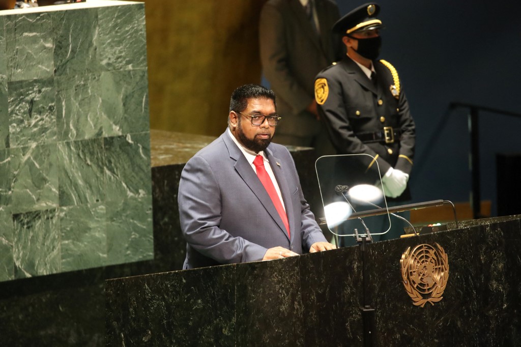 El presidente de Guyana denunció ante la ONU las “amenazas territoriales constantes” del régimen de Maduro