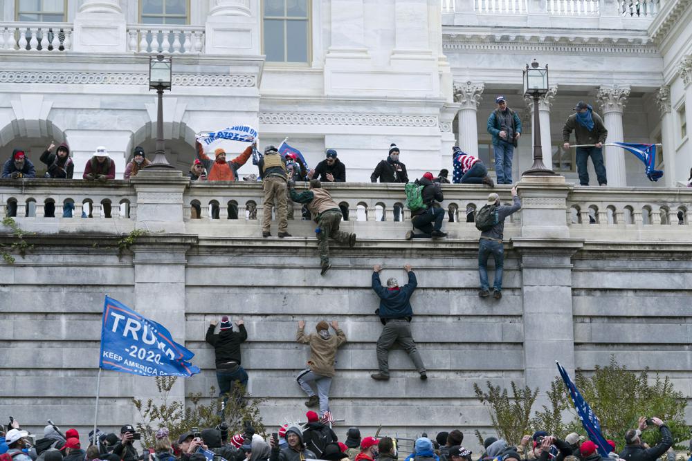 Círculo de Trump se reunió con grupos “ultra” antes del asalto al Capitolio