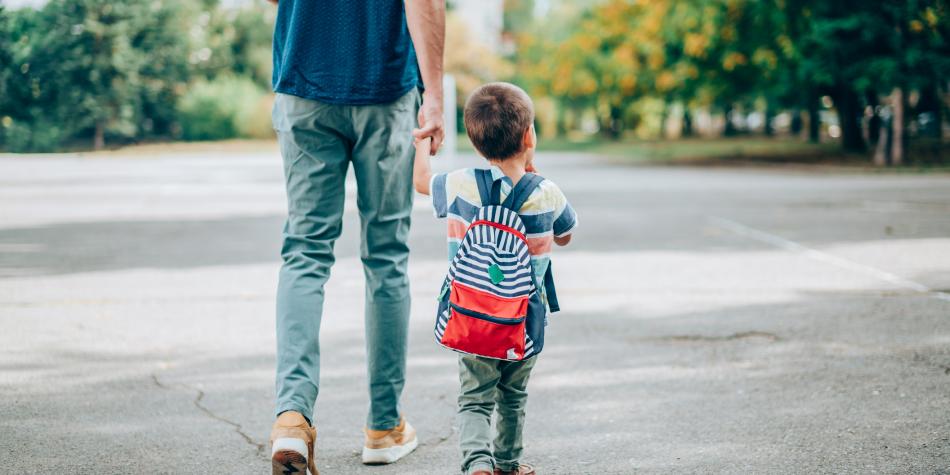 “Hago aseo y lavo platos”: El conmovedor mensaje de un niño que busca ser adoptado en EEUU