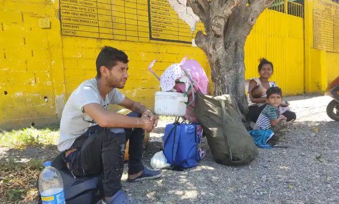 “Me dieron 30 mil pesos”: Mujer sacrificó su cabello para poder retornar junto a su familia a Venezuela